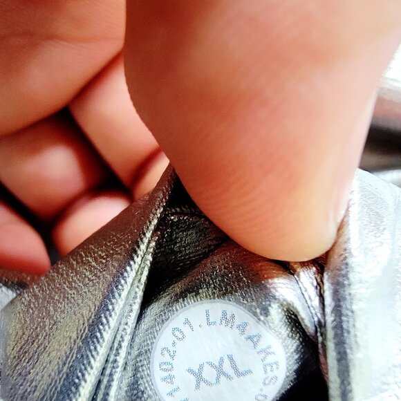 Lululemon Women's Silver Lab Hooded Metallic FullZip Windbreaker Jacket Size XXL - Picture 8 of 9